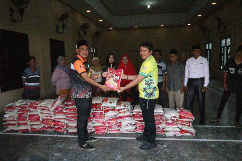 Febri Fadilah Salurkan Bantuan 110 Sak Beras Kepada Pengurus IKM Kota Lubuk Linggau