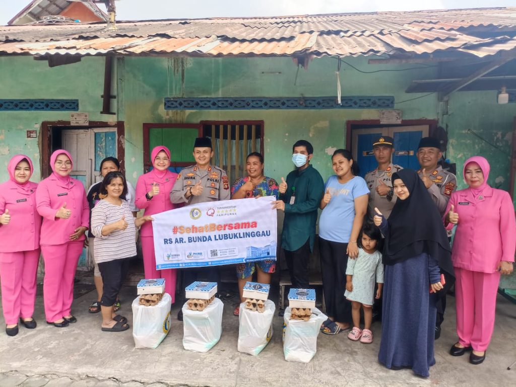 Kapolres Lubuk Linggau dan Ibu Bhayangkari Kolaborasi Bersama RS AR Bunda Melakukan Kegiatan Jum’at Barokah
