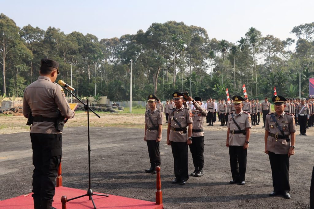 Kapolres AKBP Koko Arianto Wardani Pimpin Upacara Sertijab 5 Perwira Polres Muratara