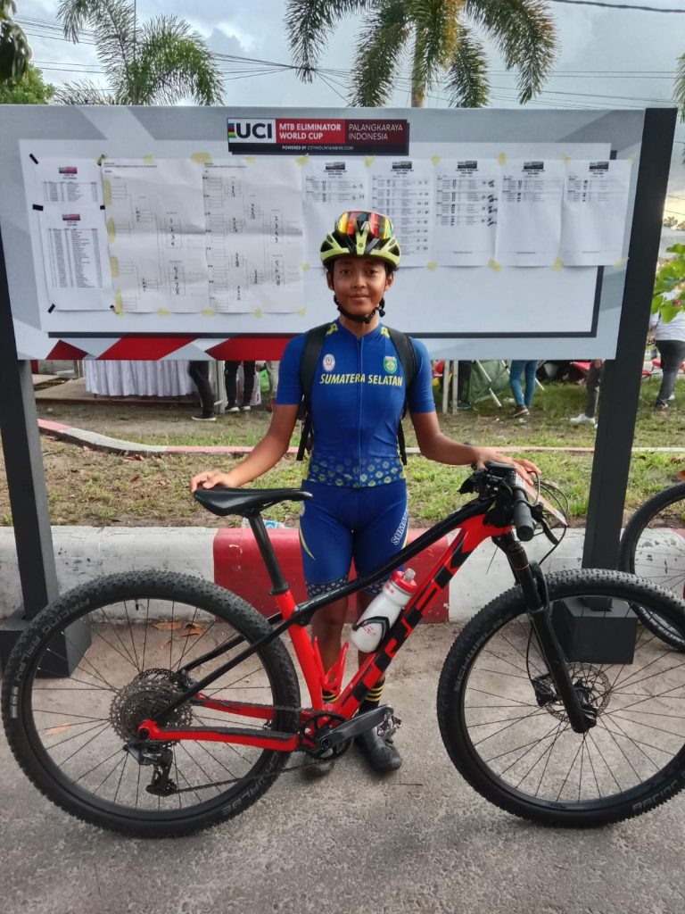 Atlit Binaan ISSI Kota Lubuk Linggau Ikuti UCI MTB Eliminator World Cup 2024 Palangkaraya