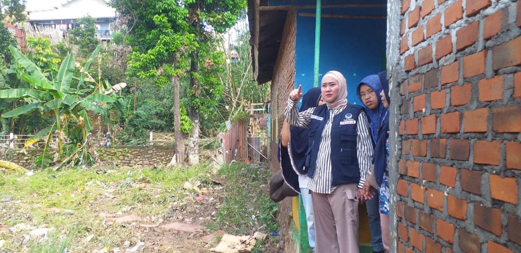 Partai NasDem Lubuk Linggau Peduli Bencana Bagikan 1000 Kotak Nasi Korban Banjir