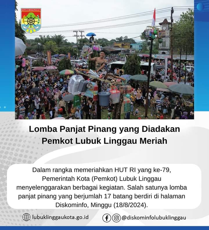 Lomba Panjat Pinang yang Diadakan Pemkot Lubuk Linggau Meriah